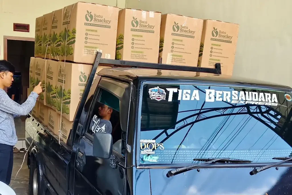Persiapan Pengiriman Batu Snackey