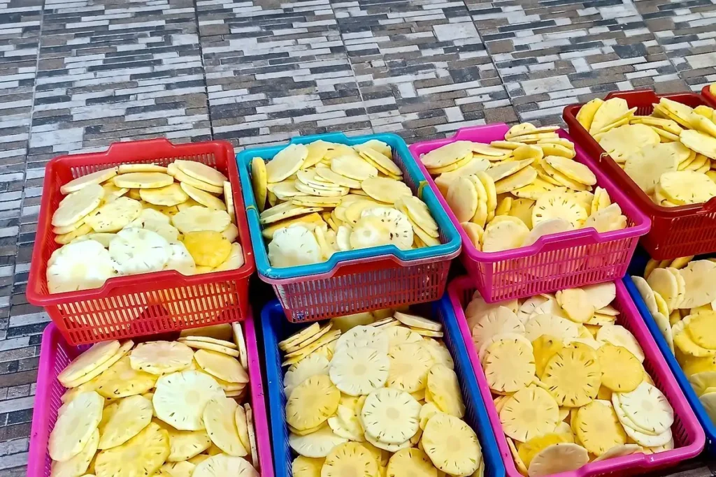 Potongan Nanas Siap Dikeringkan